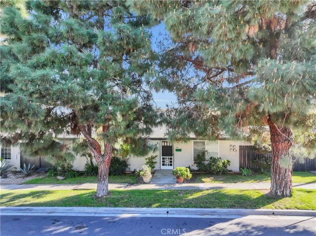 425 Ford, Costa Mesa, CA 92627