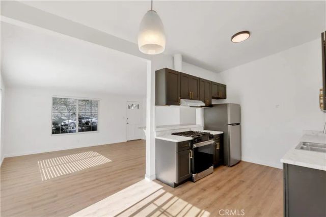 425 Ford, Costa Mesa, CA 92627