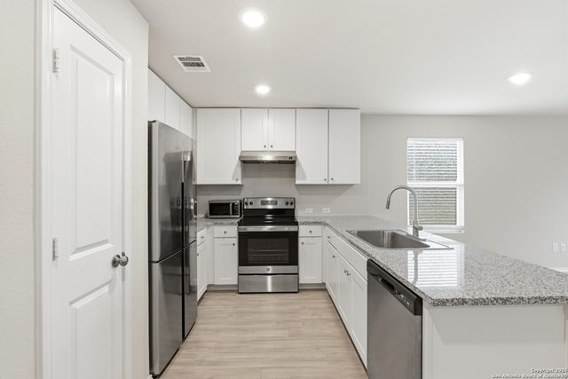 5738 Elm Valley, San Antonio, TX 78242