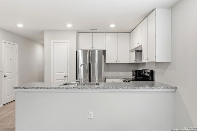 5738 Elm Valley, San Antonio, TX 78242