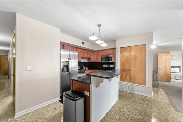 2222 Detroit Avenue 906, Cleveland, OH 44113