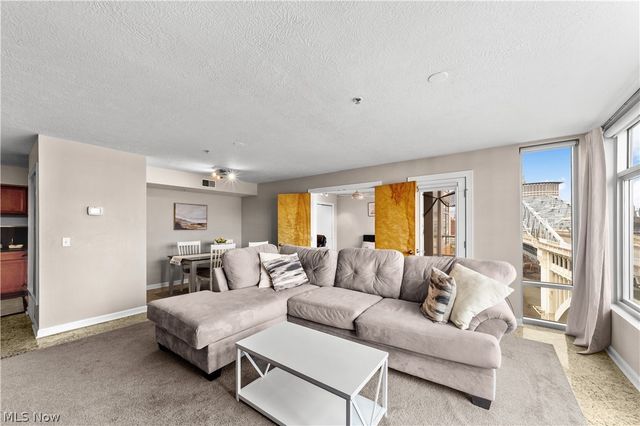 2222 Detroit Avenue 906, Cleveland, OH 44113