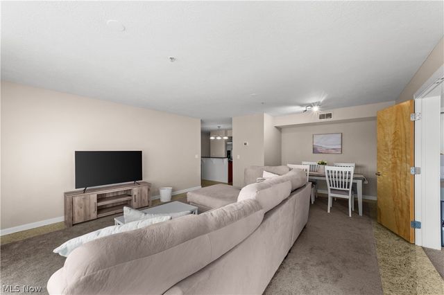 2222 Detroit Avenue 906, Cleveland, OH 44113