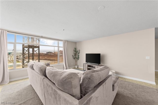 2222 Detroit Avenue 906, Cleveland, OH 44113