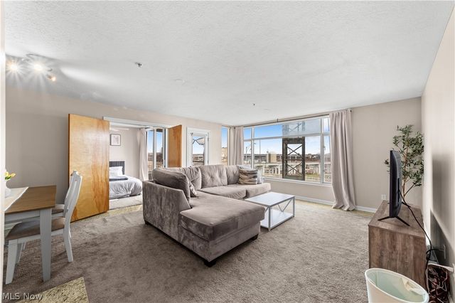 2222 Detroit Avenue 906, Cleveland, OH 44113