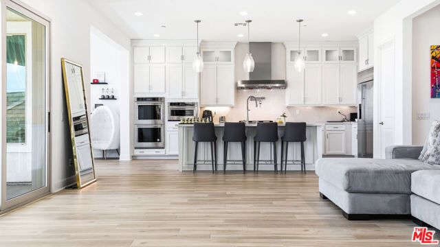 21230 W Wildflower Way, Chatsworth (los Angeles), CA 91311