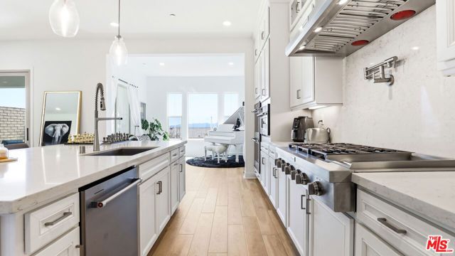 21230 W Wildflower Way, Chatsworth (los Angeles), CA 91311