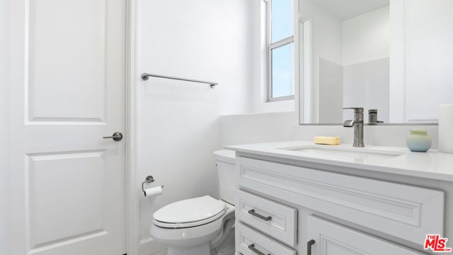 21230 W Wildflower Way, Chatsworth (los Angeles), CA 91311