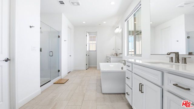 21230 W Wildflower Way, Chatsworth (los Angeles), CA 91311