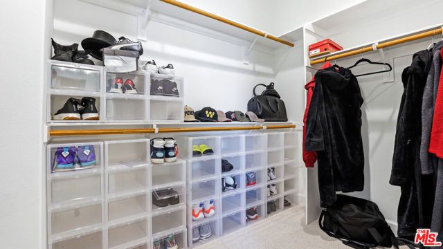 21230 W Wildflower Way, Chatsworth (los Angeles), CA 91311