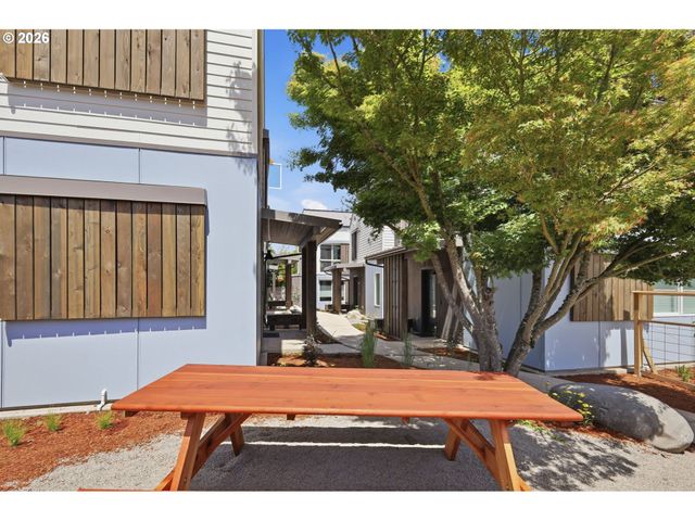 45 W 27th Ave E, Eugene, OR 97405