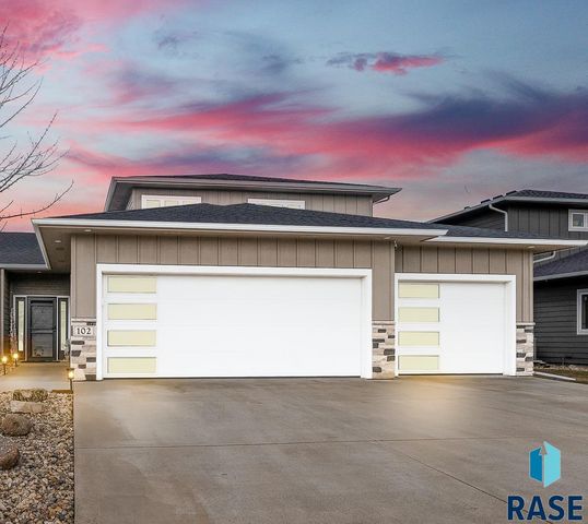 102 E Ivy Rd Ln Lane, Tea, SD 57064