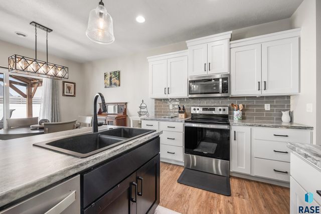 102 E Ivy Rd Ln Lane, Tea, SD 57064