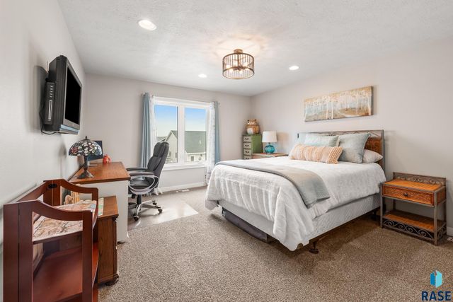 102 E Ivy Rd Ln Lane, Tea, SD 57064