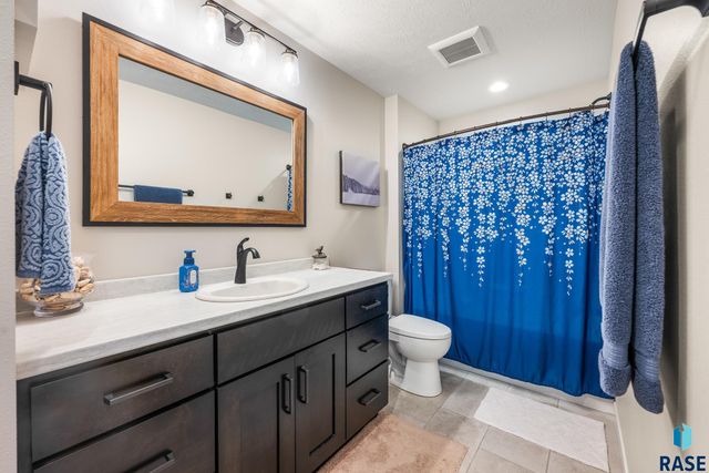 102 E Ivy Rd Ln Lane, Tea, SD 57064