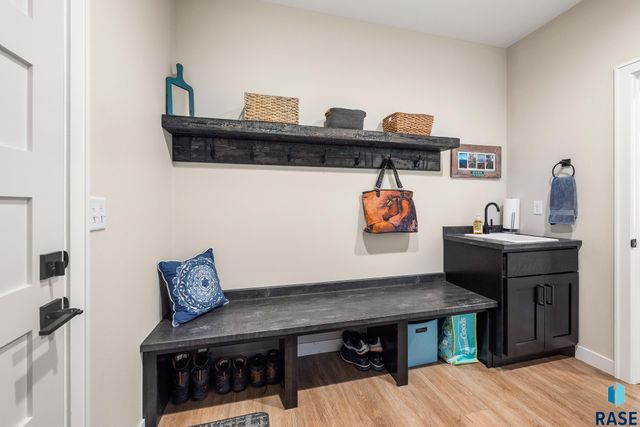 102 E Ivy Rd Ln Lane, Tea, SD 57064