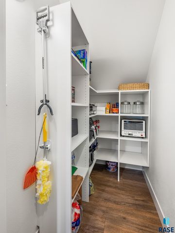 102 E Ivy Rd Ln Lane, Tea, SD 57064