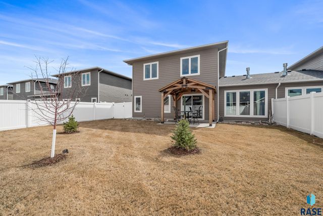 102 E Ivy Rd Ln Lane, Tea, SD 57064