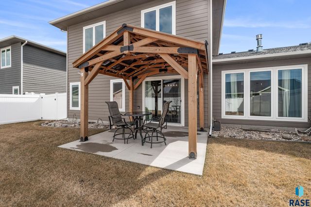 102 E Ivy Rd Ln Lane, Tea, SD 57064