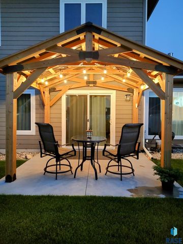 102 E Ivy Rd Ln Lane, Tea, SD 57064