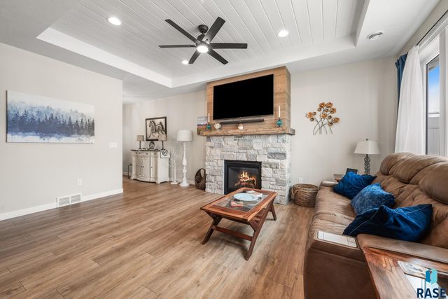 102 E Ivy Rd Ln Lane, Tea, SD 57064