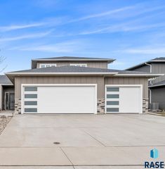 102 E Ivy Rd Ln Lane, Tea, SD 57064