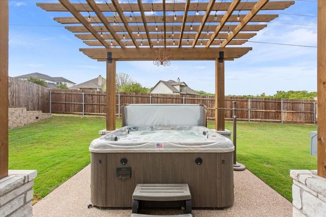 1400 Wandering Trail, Woodway, TX 76712