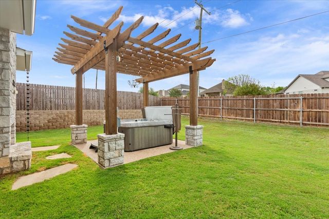 1400 Wandering Trail, Woodway, TX 76712