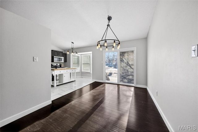 2128 Monks Hollow Drive, Florissant, MO 63031