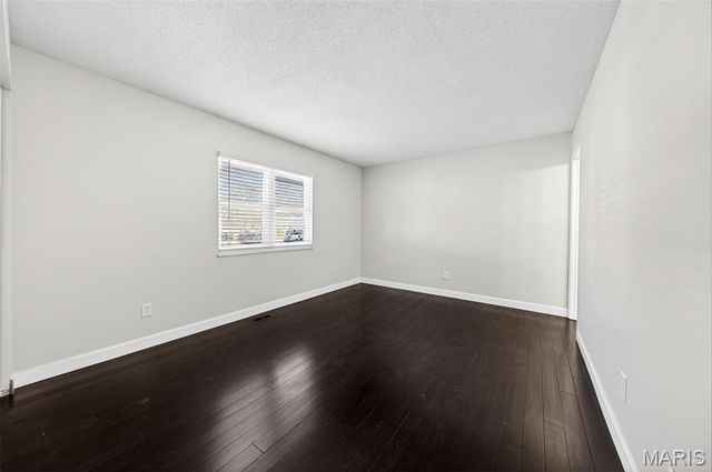 2128 Monks Hollow Drive, Florissant, MO 63031