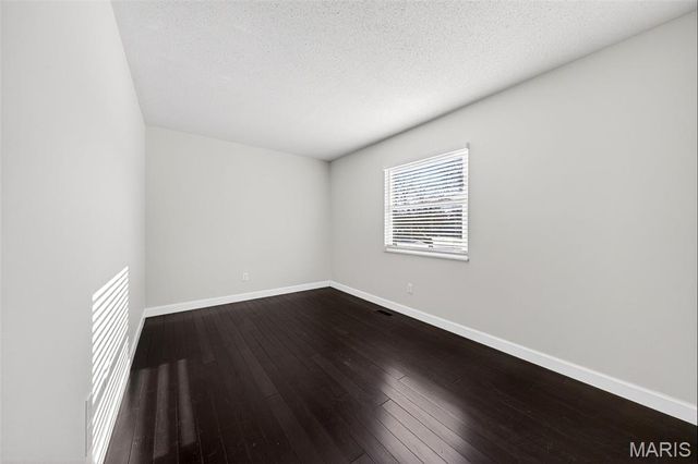 2128 Monks Hollow Drive, Florissant, MO 63031