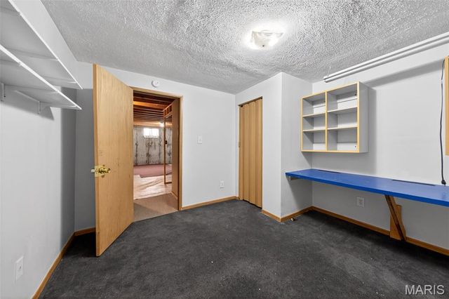 2128 Monks Hollow Drive, Florissant, MO 63031