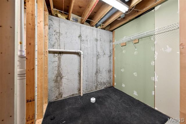 2128 Monks Hollow Drive, Florissant, MO 63031