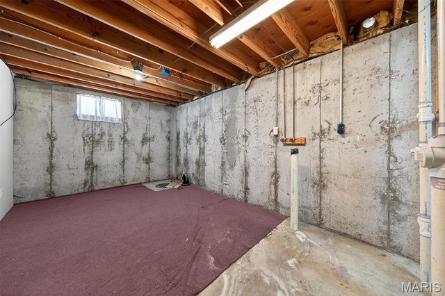 2128 Monks Hollow Drive, Florissant, MO 63031