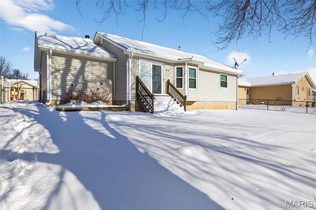 2128 Monks Hollow Drive, Florissant, MO 63031