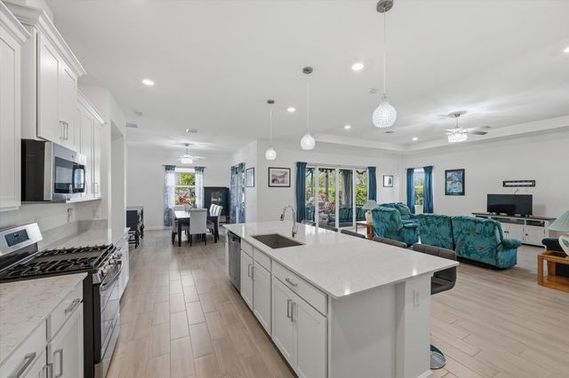 19404 Broad Shore Walk, Loxahatchee, FL 33470