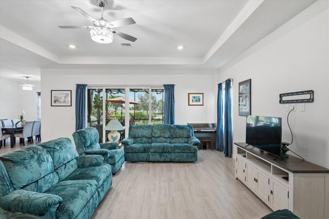 19404 Broad Shore Walk, Loxahatchee, FL 33470