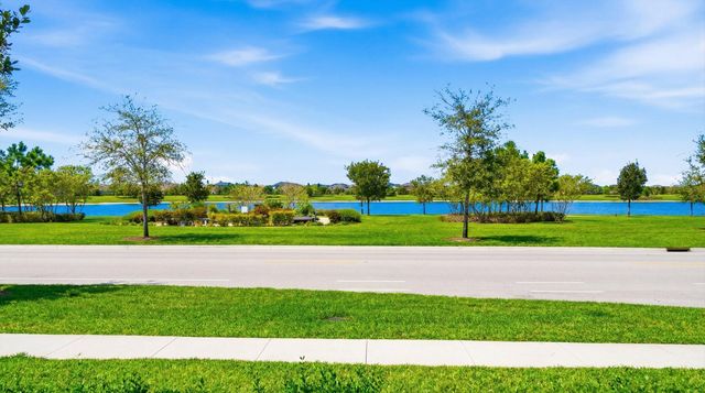 19404 Broad Shore Walk, Loxahatchee, FL 33470