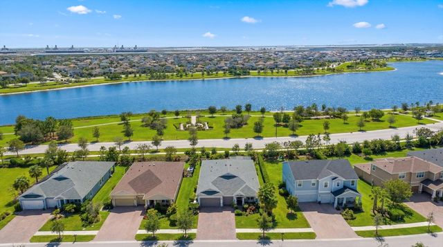 19404 Broad Shore Walk, Loxahatchee, FL 33470