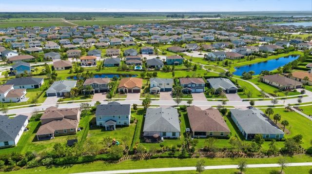 19404 Broad Shore Walk, Loxahatchee, FL 33470