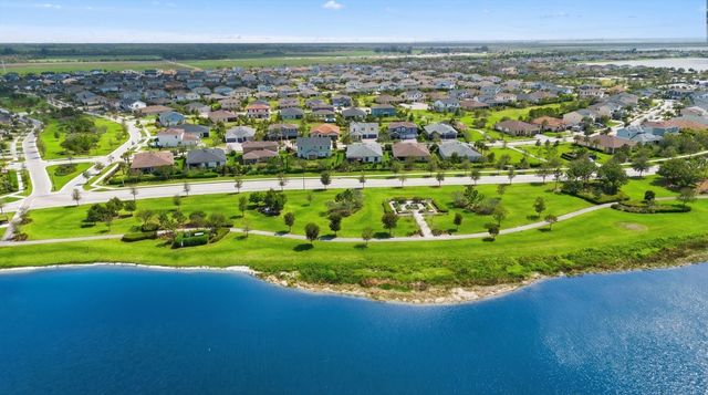 19404 Broad Shore Walk, Loxahatchee, FL 33470