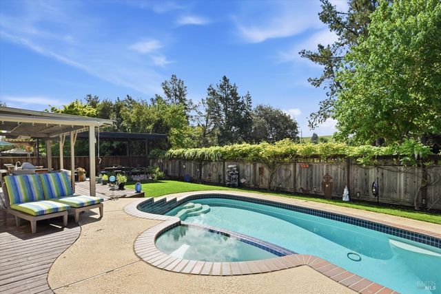 3355 Covey Ct, Napa, CA 94558