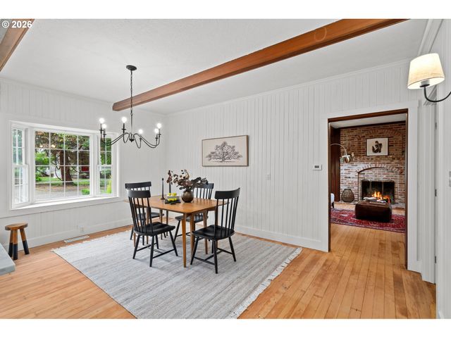 8867 Se 10TH Ave, Portland, OR 97202