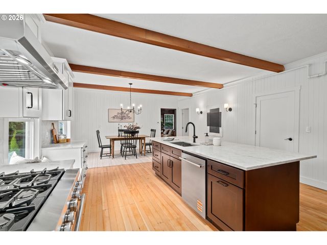 8867 Se 10TH Ave, Portland, OR 97202