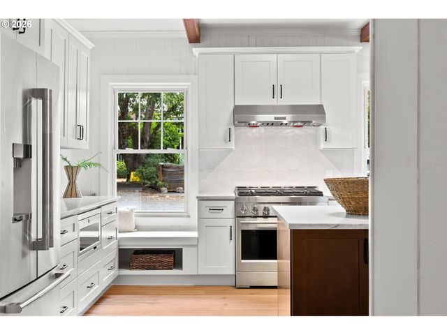 8867 Se 10TH Ave, Portland, OR 97202