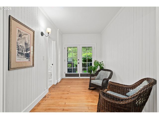 8867 Se 10TH Ave, Portland, OR 97202