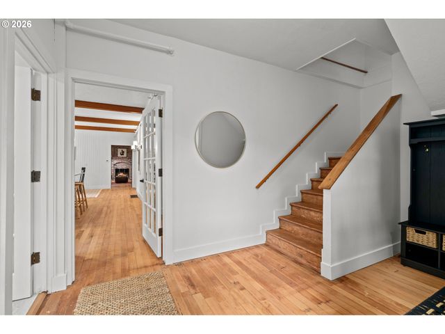 8867 Se 10TH Ave, Portland, OR 97202