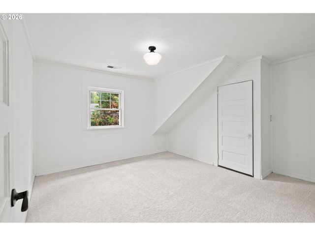 8867 Se 10TH Ave, Portland, OR 97202