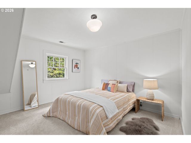 8867 Se 10TH Ave, Portland, OR 97202