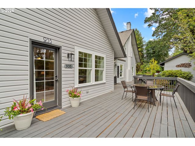 8867 Se 10TH Ave, Portland, OR 97202